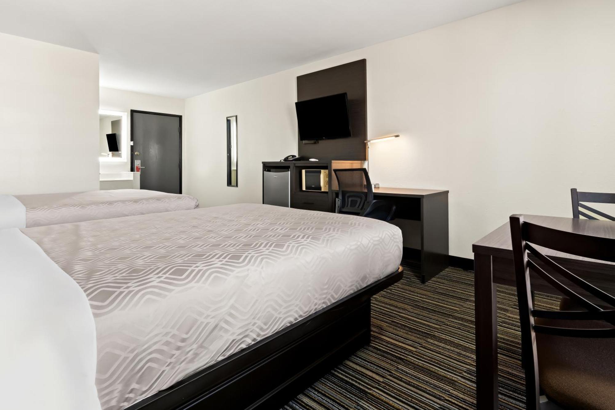 Econo Lodge Dumas Bagian luar foto