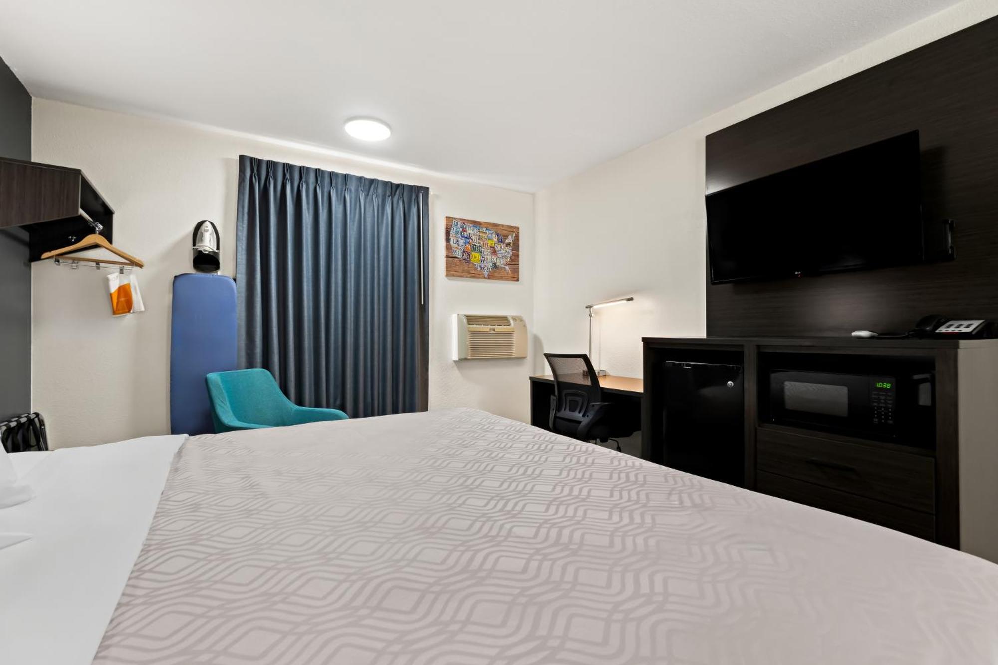 Econo Lodge Dumas Bagian luar foto